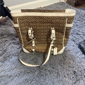 ⭐️Coach Brown and Cream Signature Shoulder Bag